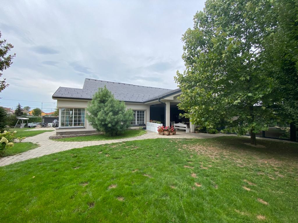 Luxusná vila v Rajke