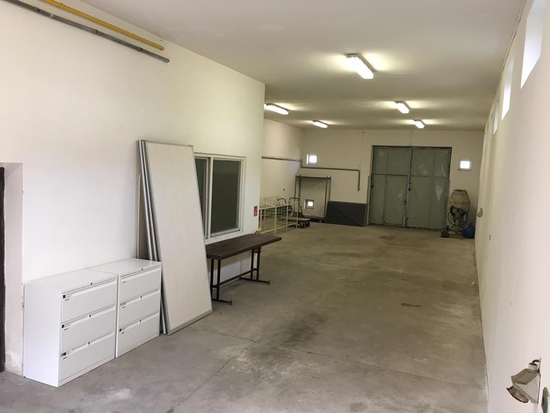 Sklad 160 m2 na Mostnej vo Vrakuni