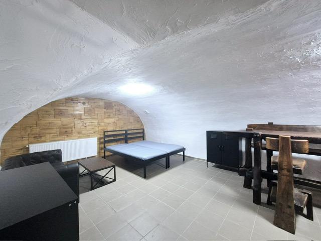 Klenbová pivnica s možnosťou bývania na Dunajskej