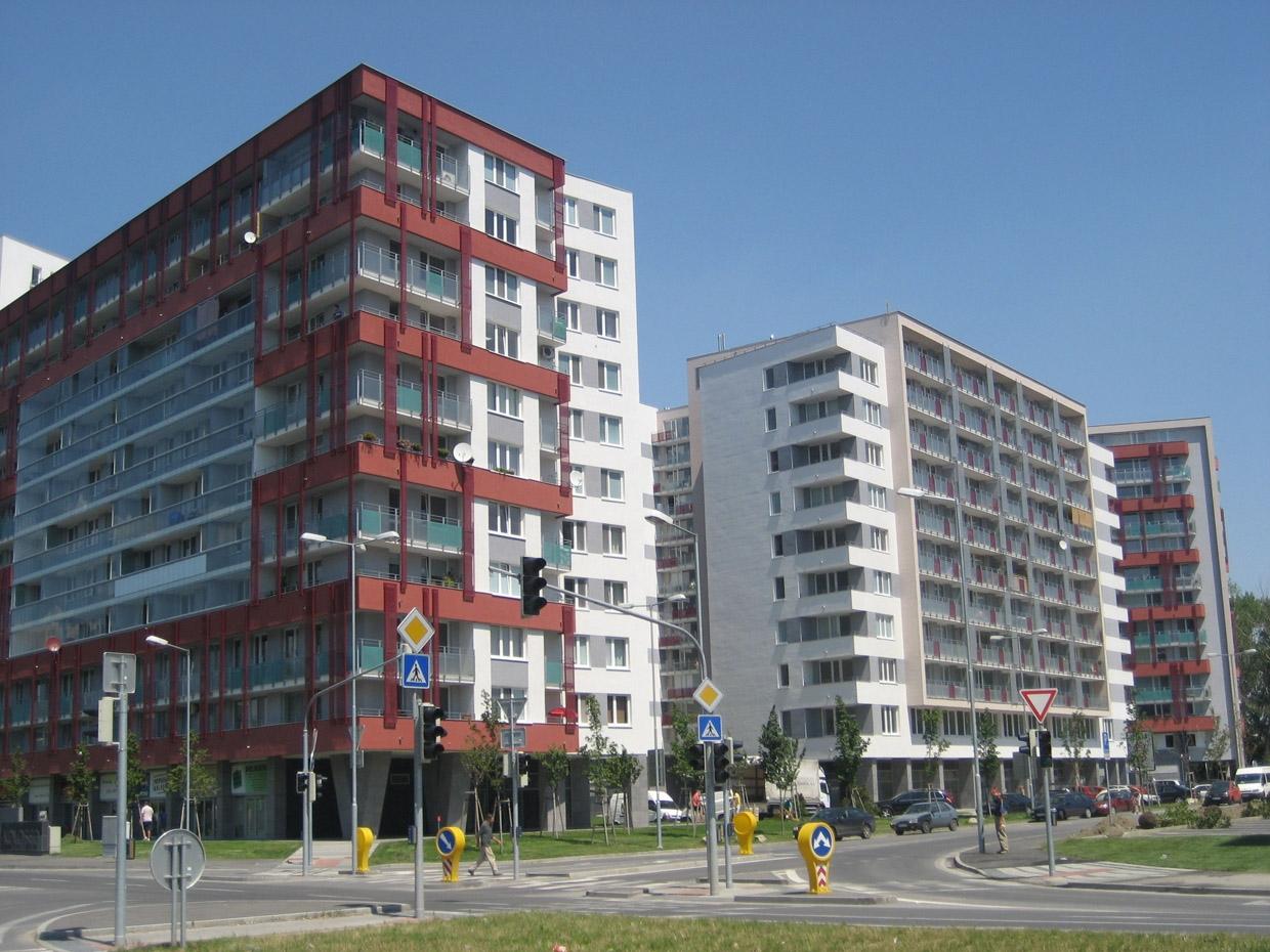 Garážové státie Koloseo - Tomášikova ul.