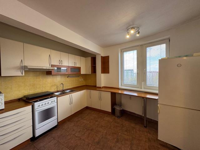 Veľký 2-izbový byt na Nejedlého ul. v Dúbravke